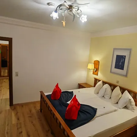Kaerntnerhof & 3 Отель