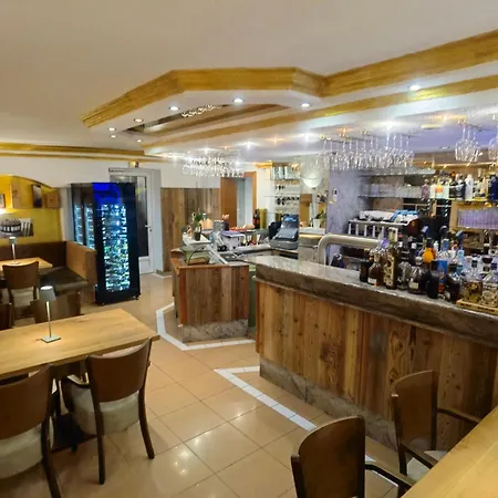 Hotel Kaerntnerhof & 3 Presseggersee