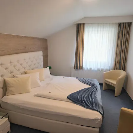 Kaerntnerhof & 3 Hotel 3*
