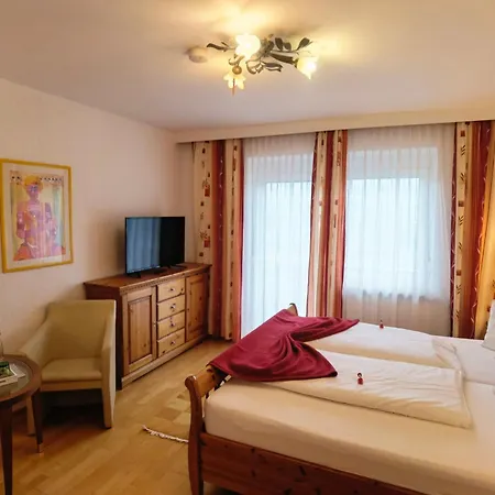 Kaerntnerhof & 3 Hotel 3*