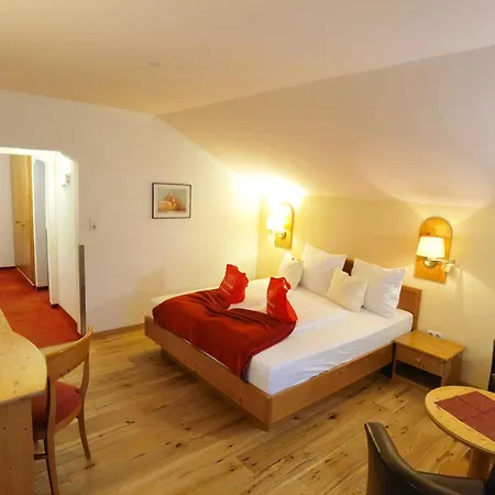 Hotel Kaerntnerhof & 3 Presseggersee