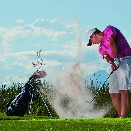 Hotel Kaerntnerhof & 3