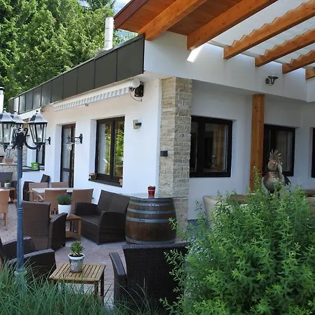 Hotel Kaerntnerhof & 3 Presseggersee